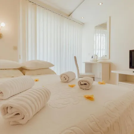 Apartments Porobic Herceg Novi Exterior photo